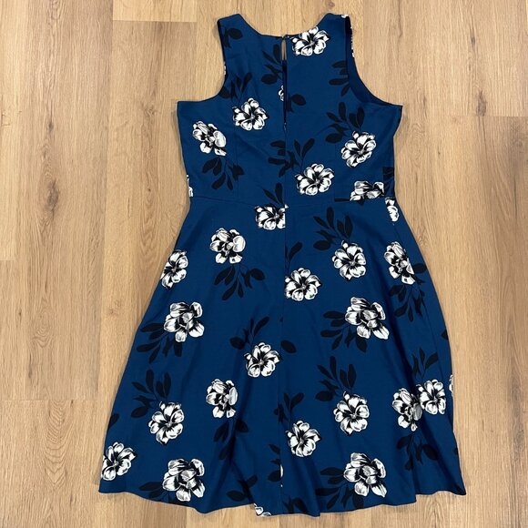 Banana Republic Blue and White Floral Sleeveless Dress Size 14 - Picture 6 of 6